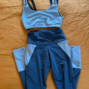 Onzie yoga crops and bra set